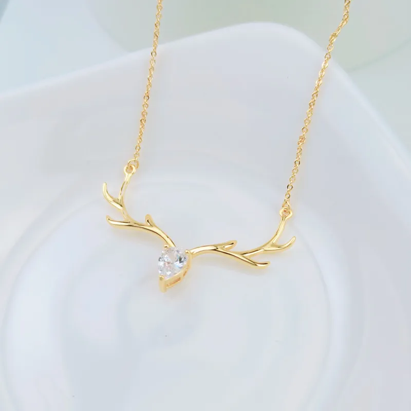 

YN10061 Italina Wholesale New Year Christmas Series 18k Gold Plated Shiny Cubic Zircon Beauty Deer Pendant Brass Necklace