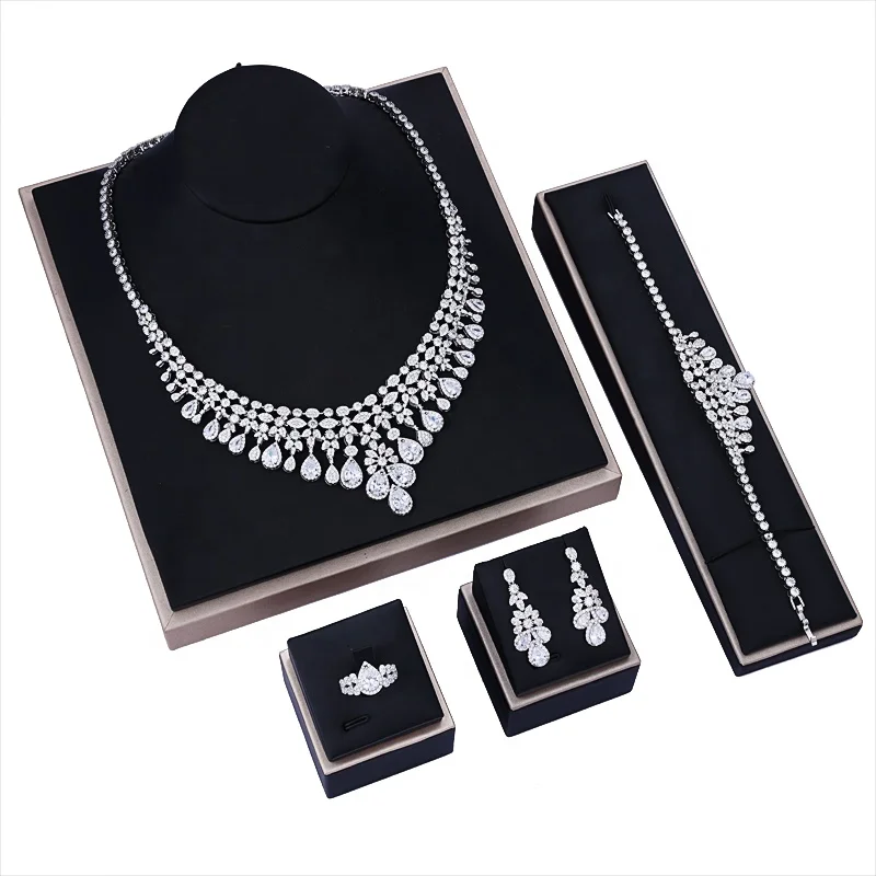 

Nigeria high quality Cubic Zirconia 4 Piece Jewelry Set 2020 Shiny Copper Tassel Dubai Jewelry Set Ladies Jewelry Set
