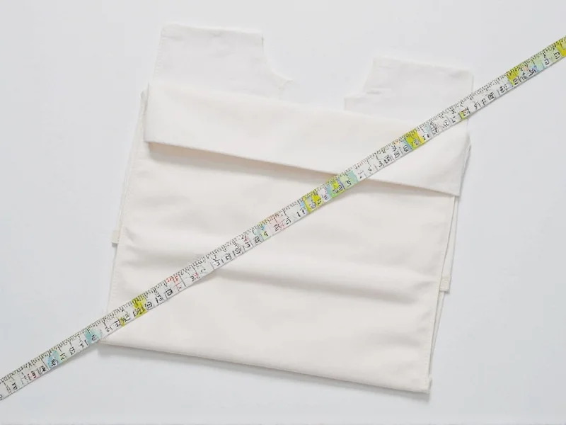 Sewing Roman blind fold pockets with measuring tape
