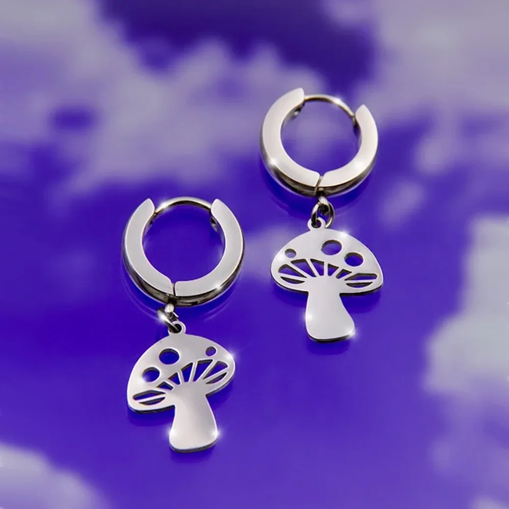 

OUYE INS earrings HIP POP earrings stainless steel titanium steel ear buckle unisex earrings women, Golden/silver