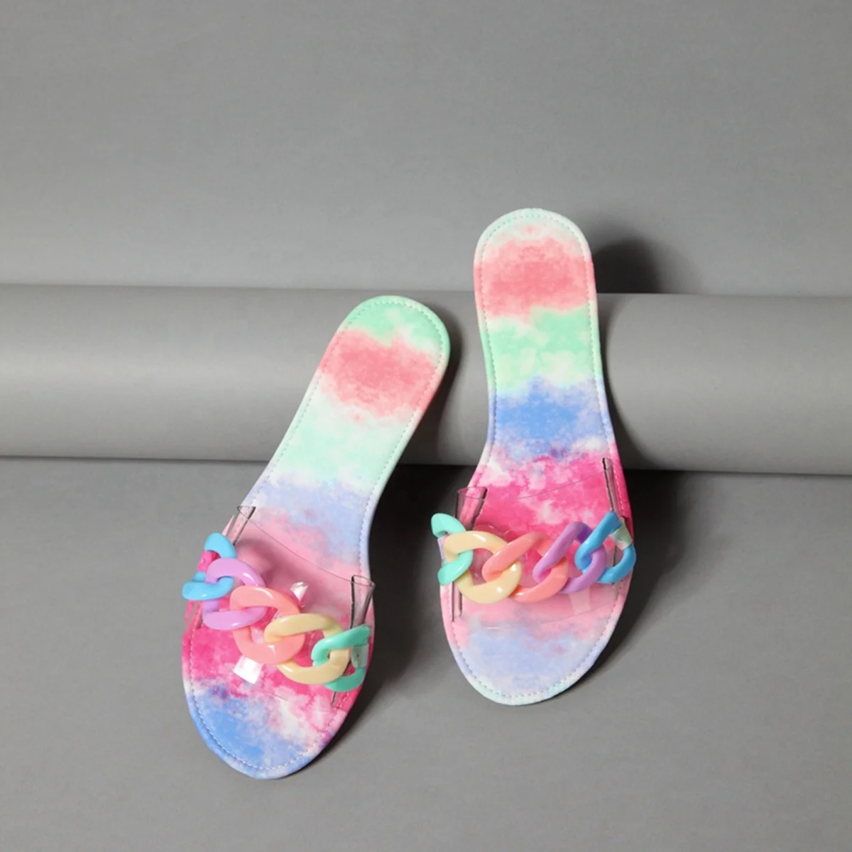 

2021 New Arrival Summer Women Rainbow Open Toe Chain PVC Clear Flat Slippers Ladies Slip On Outdoor Beach Sandals, Black ,rainbow,pink,purple