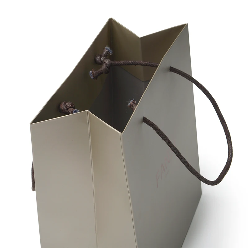 

Fashion Silver Paper Jewelry Packaging Bag For Box Packaging with Brown Rope