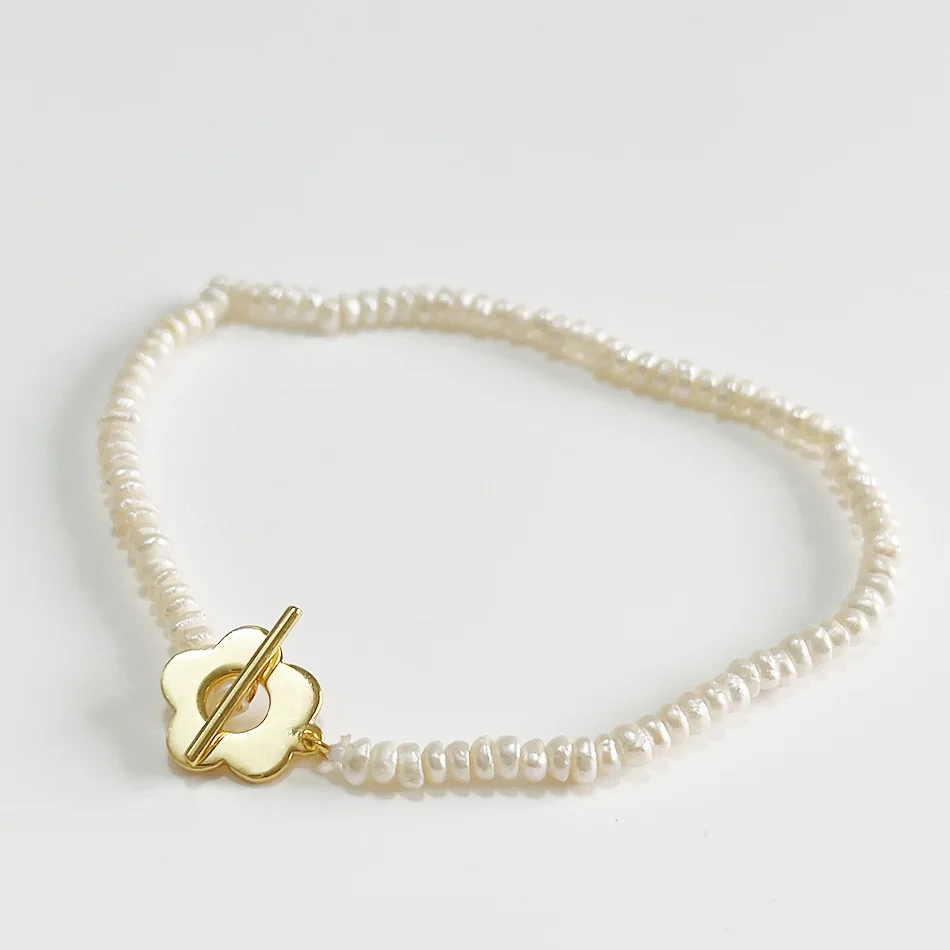 

Fashion Vintage Minimalist Flower OT Clasp 18K Gold Plated Stainless Steel Freshwater Pearl Bracelets For Women YF3000