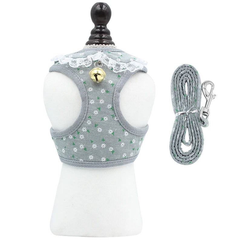 

Wholesale Low MOQ Firm Breathable Vest Clothes with Bells Logo Dog Harness Reversible