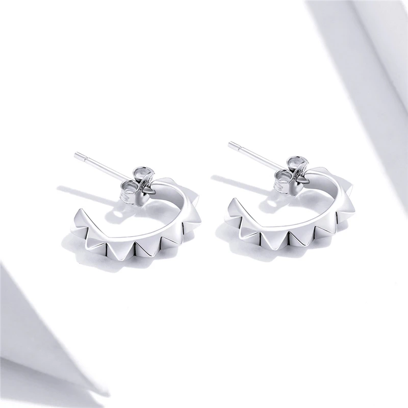 

Good Quality Genuine Women 925 Sterling Silver Jewelry Heart-shape Rivet Stud Punk Style Earrings