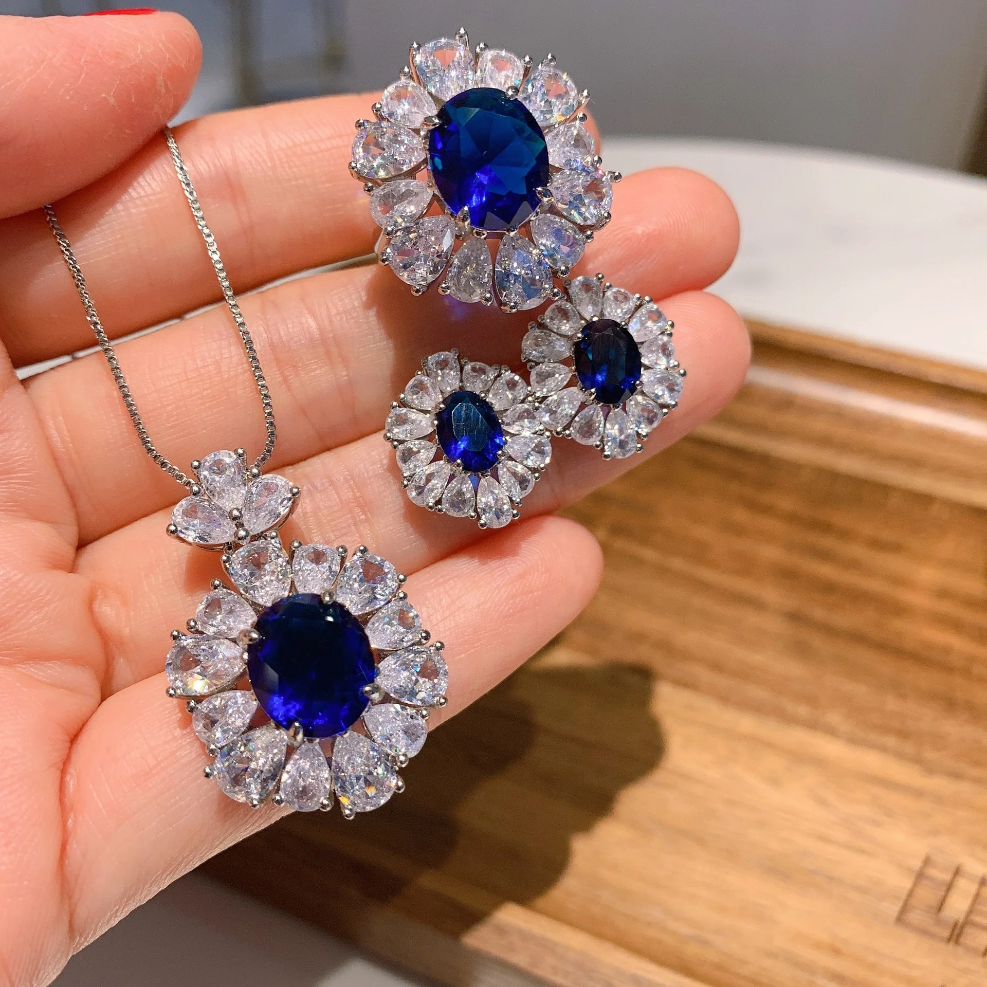 

Vintage New Product Fashion Full zircon Jewelry Sets Luxury high quality Ring Earrings Necklace Pendant for Women, Customized color
