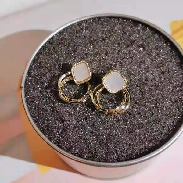 

Copper Zinc Alloy 14K Golden 925 Silver Needle Seashell Fashion Earrings