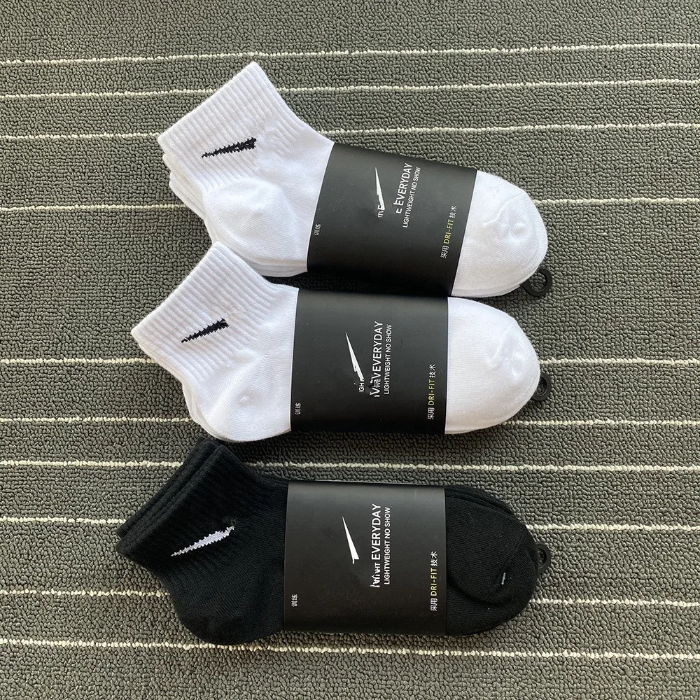 

Fashion Print Design Black White Sports Cotton Stockings Thin Breathable Male Cotton Socks 1 Pack= 3 Pairs, Picture
