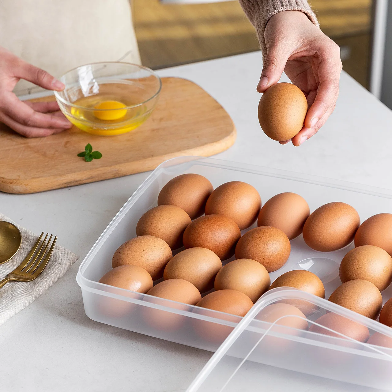 

Egg Tray Carrier with Lid Egg Holder Food Container For Refrigerator Plastic 24 Egg Box