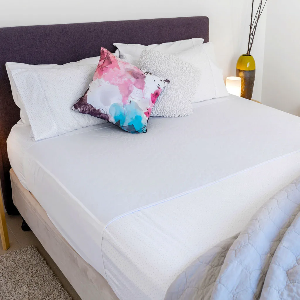 

Wholesale Waterproof Mattress Protectors and Bed Pads with or without Tuckins for Child or Pet