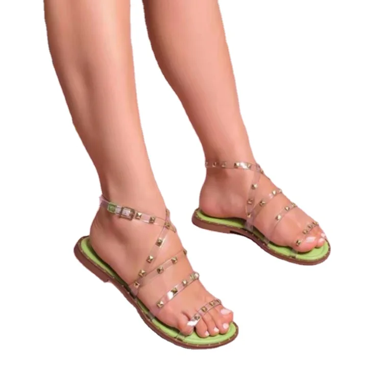 

2021 New Hot Female Fashion Comfortable Summer Outside Sandals With The Chain Women Flat Sandals Stock