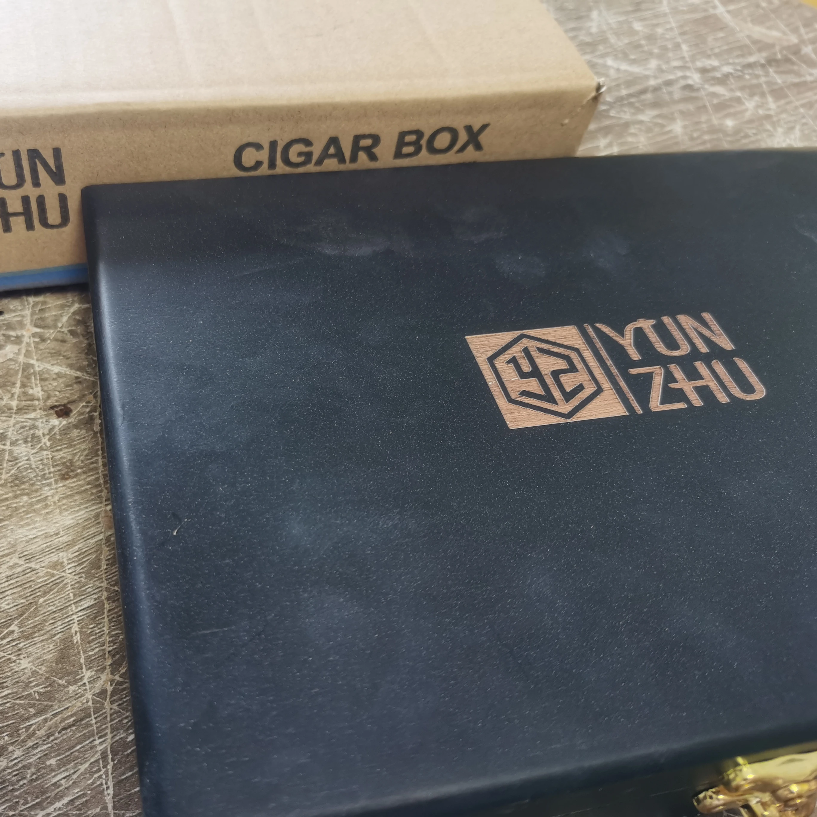 

YUN ZHU cigar box wooden cigar box wood storage box, Black