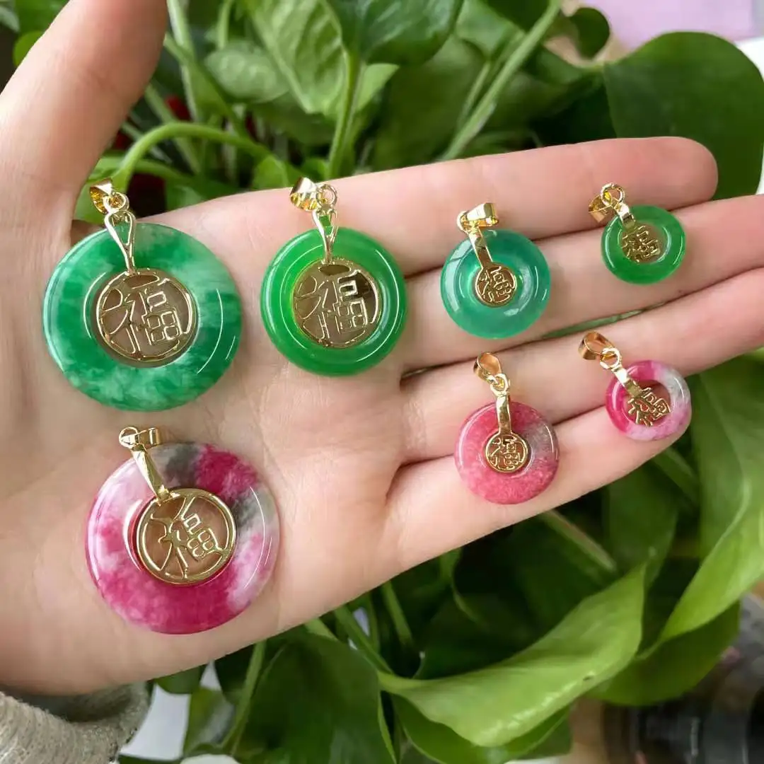 

Jade 2021 ins new Green agate jade buckle peace sigh pendant women blessing necklace circle pendant women charm