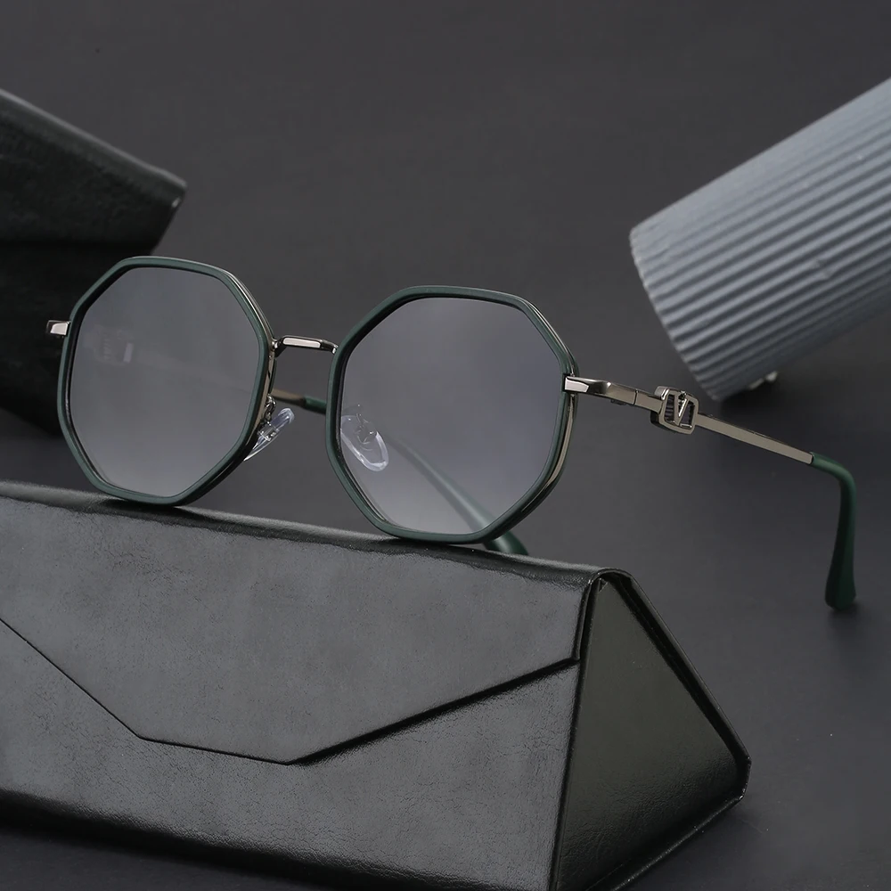 New Arrival Vintage Sun Glasses Stylish Retro Unisex Metal Sunglasses Black Gold PC Small Wholesale Custom Logo Gafas De Sol