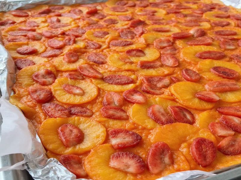 Homemade fruit roll ups drying process