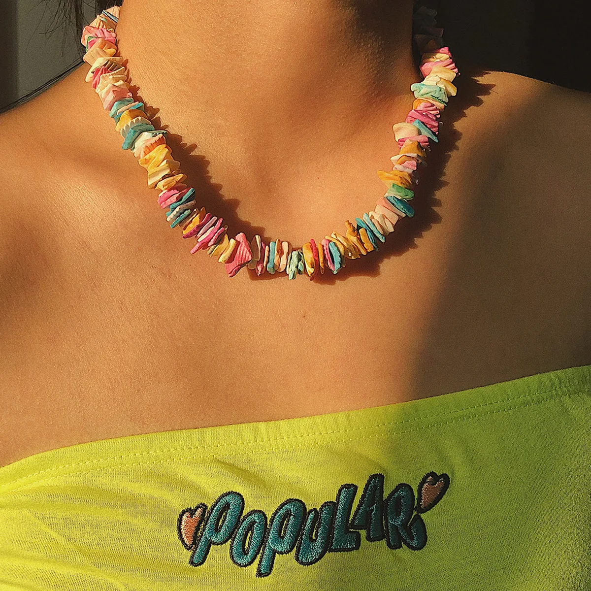 

Handmade Hawaiian Shell Chip Collar Necklace Natural Colorful Puka Chip Shell Necklace for women men
