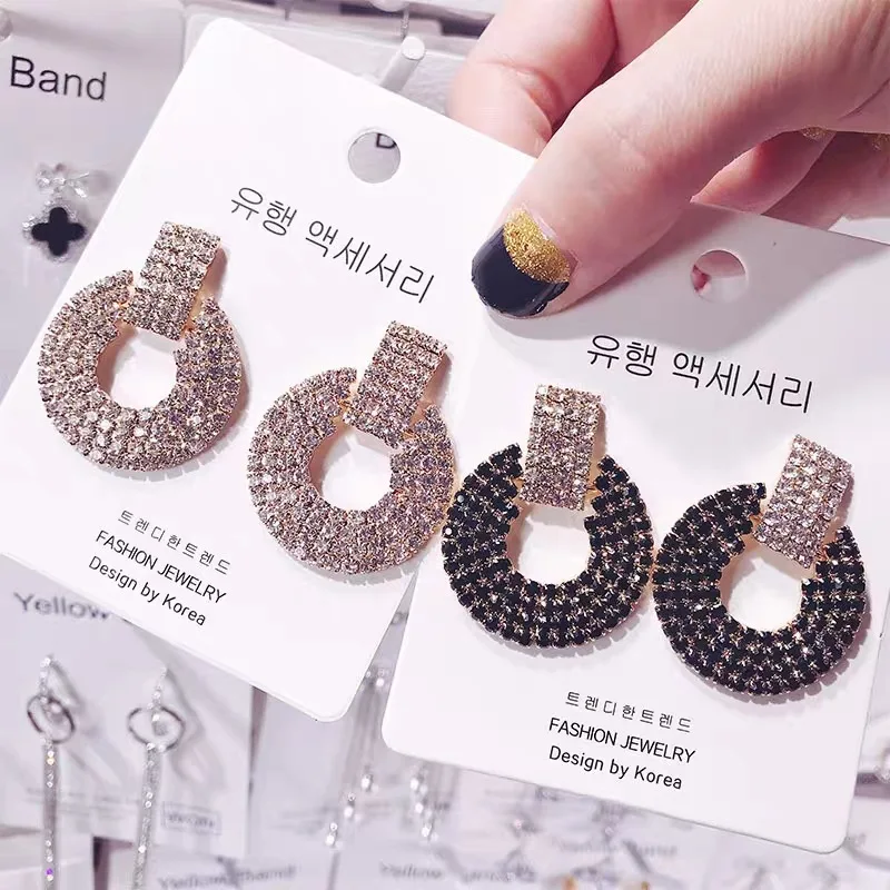 

Shiny S925 Silver Needle Full Diamond Round Circle Charm Earrings Geometric Crystal Rhinestone Circle Drop Earrings For Ladies, Picture shows/custom color