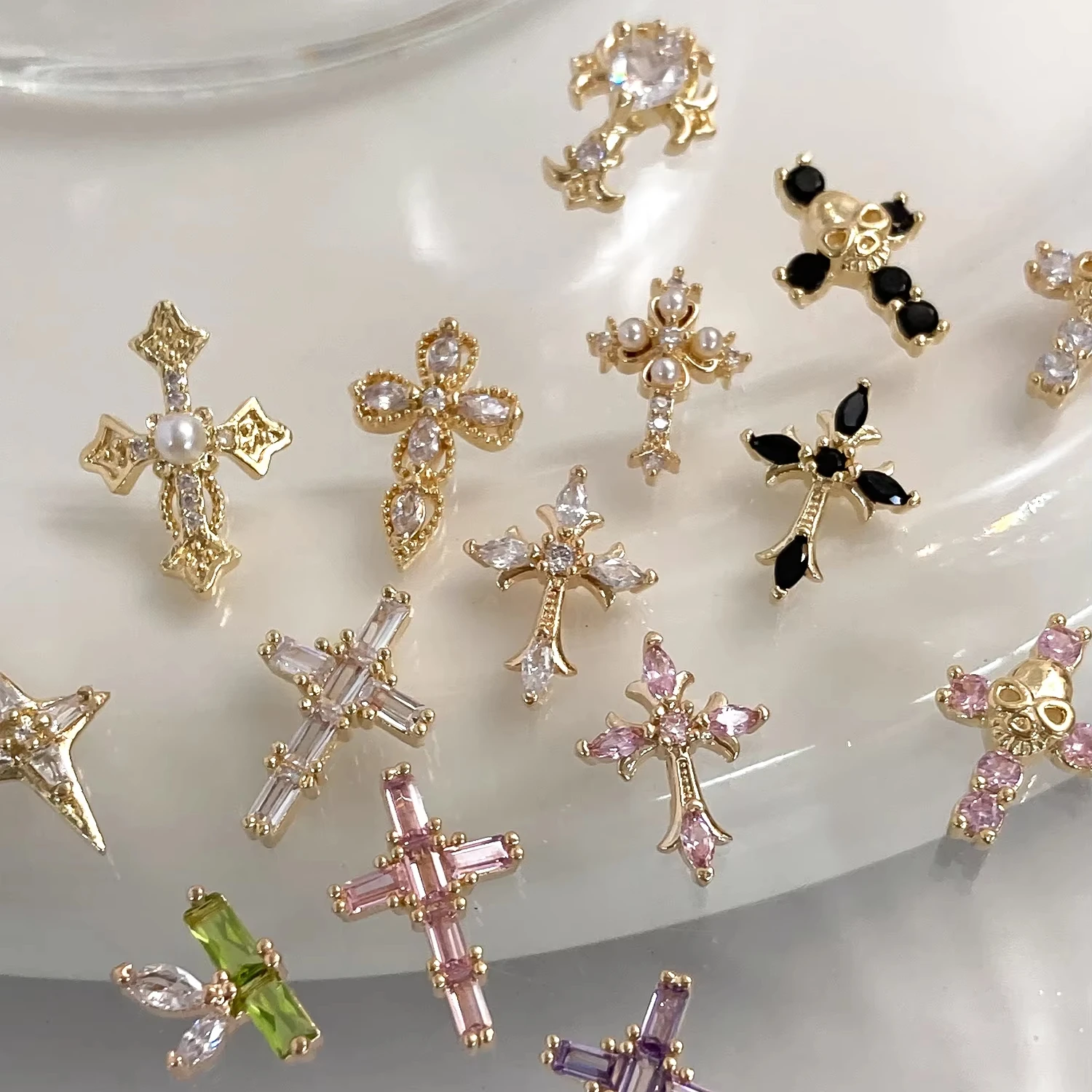 Super Flash Retro Skull Punk Style 3D Nail Cross Jewelry Popular Alloy Cro Accessories with Zircon Rhinestone