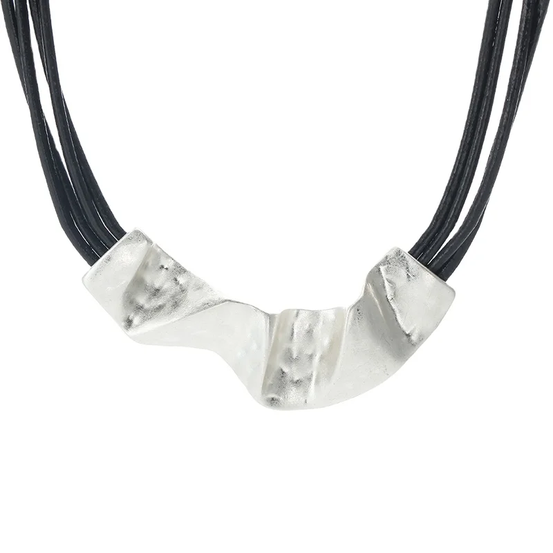 

Women Vintage Irregular Alloy Big Pendants Necklaces Bohemia Statement Choker Necklaces Maxi Jewelry Leather Rope