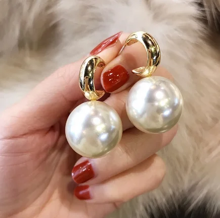 

Fashion Round Earrings Simple Metal Geometric Earrings Pearl Earrings for Women