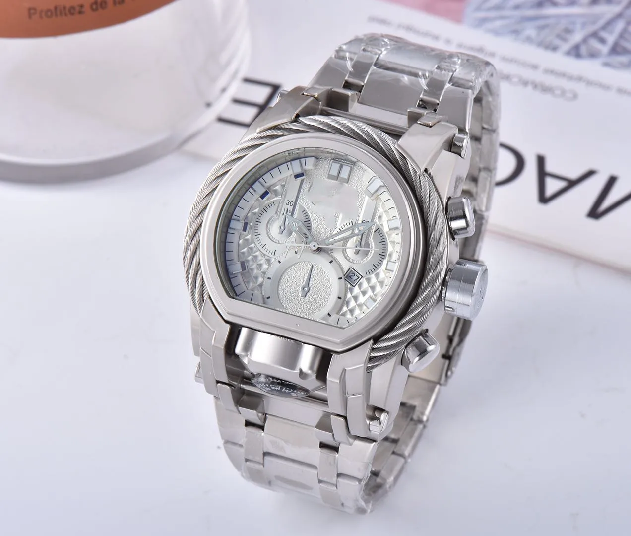 

2021 new designs big dial stainless steel quartz mens gold luxury watch, As pic