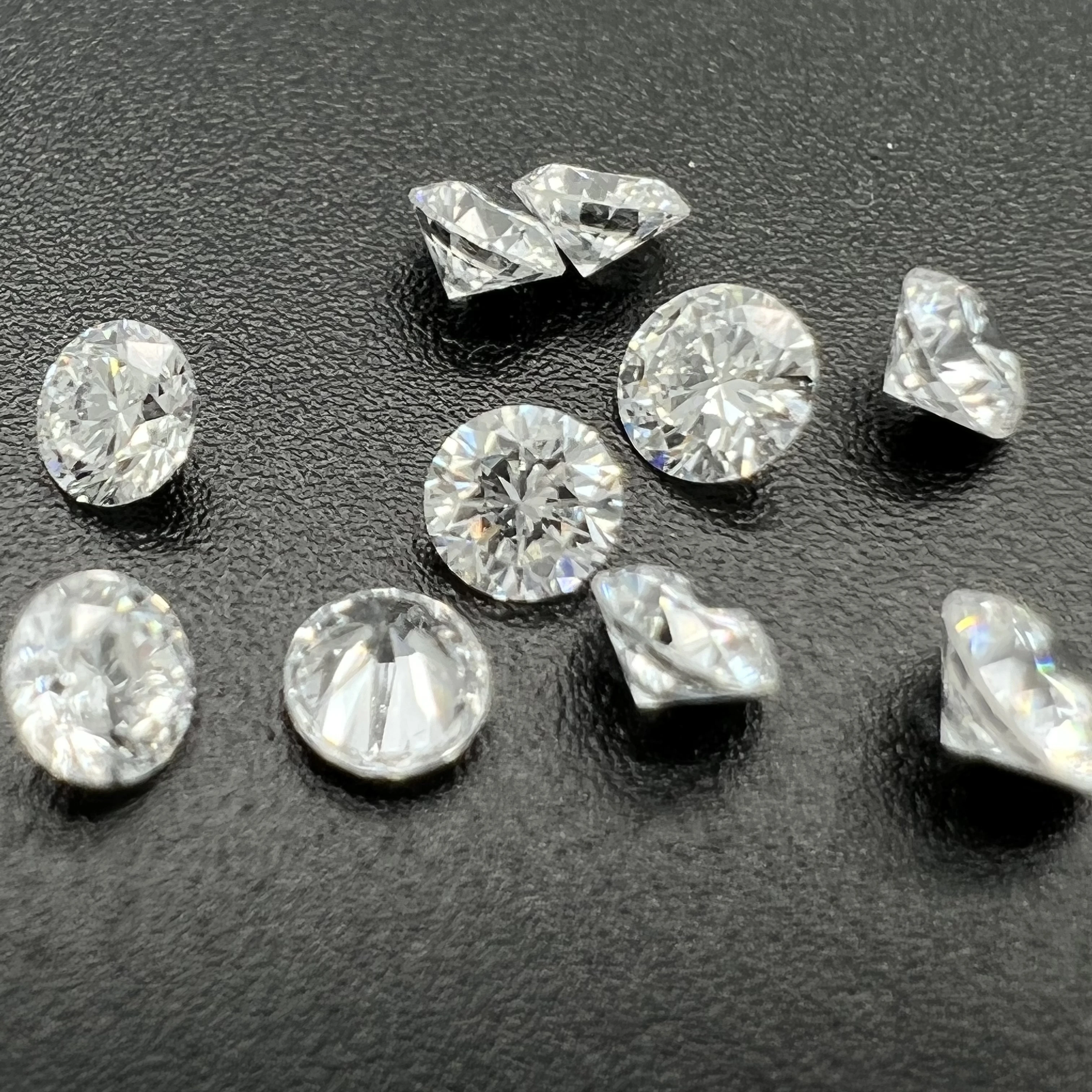 

Round Brilliant Cut 0.7mm - 4.3mm DEF Color VS Clarity Good Polished HPHT CVD Diamond Loose Gemstone Lab Grown Diamond