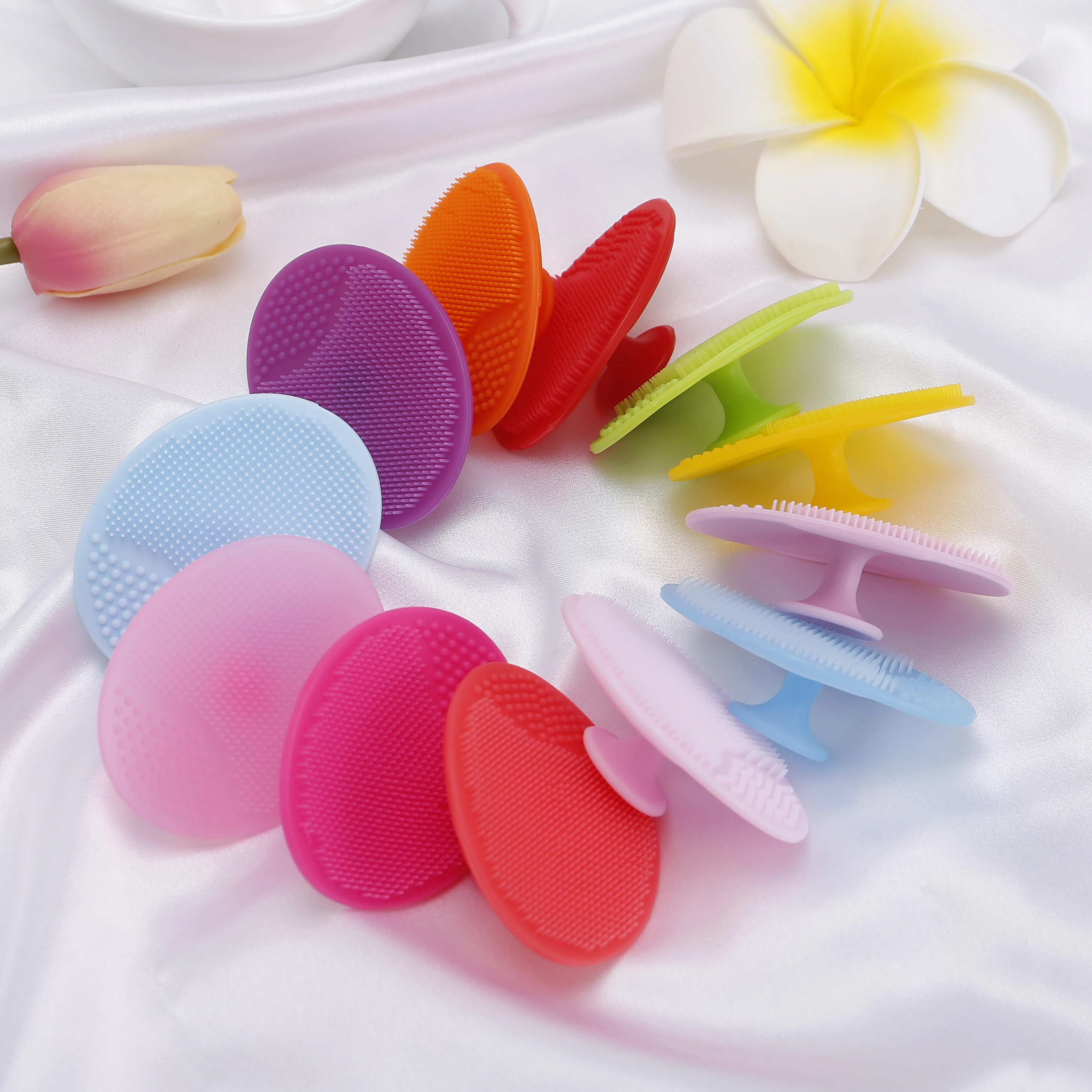 

Japan hot sale sucker cleaning sponge face cleaning scrubber Silicone facial cleaning brush