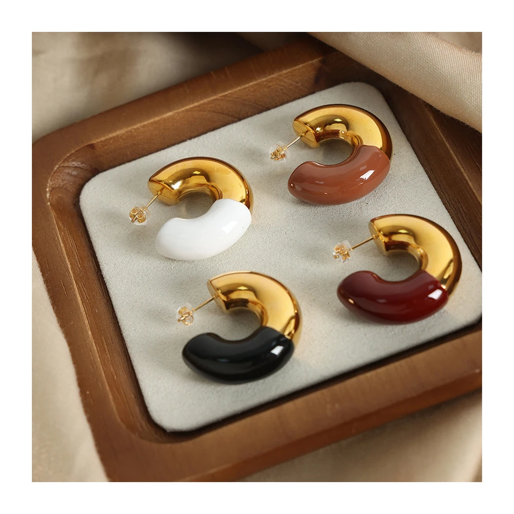 Wholesale Fashionable Luxury Waterproof 18k Gold Plated Stainless Steel C Shape Enamel Hollow Chunky Earrings for Women YF4007