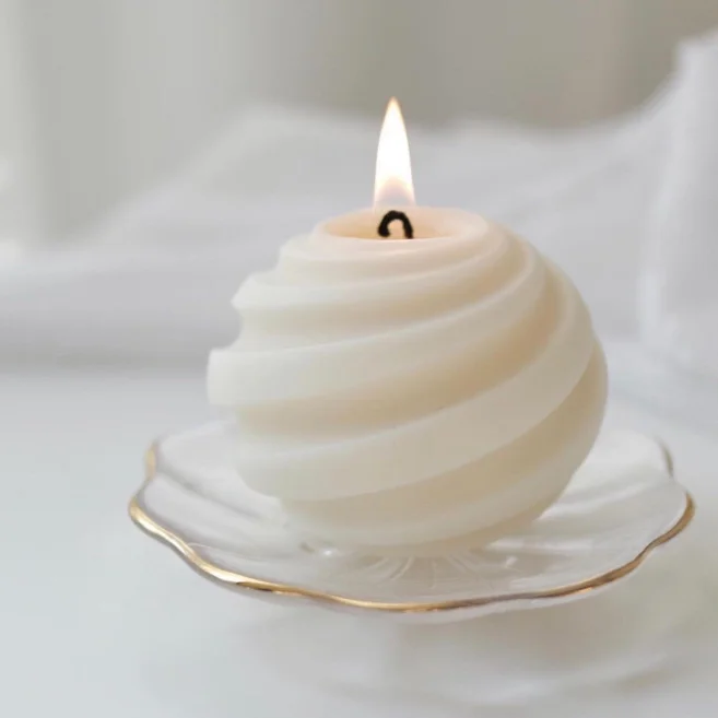 

LOVE'N LV668C Amazon hot ins Korean version of the rotating planet round spiral carved round ball scented candle silicone mold
