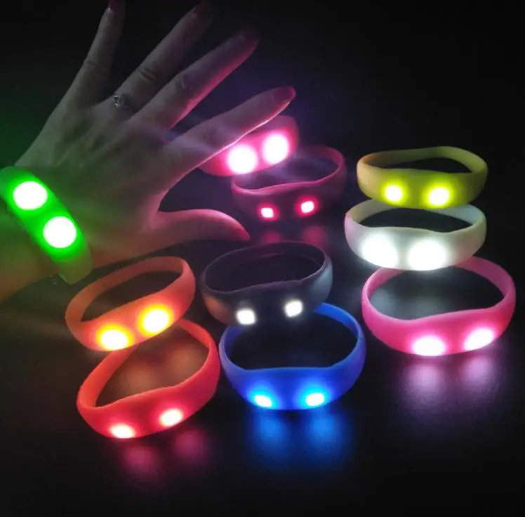 

LED Flashing Wristband Wrist Band Control Bracelet Sound Activated Glow Bracelet for Party Clubs Concerts Party Supplies