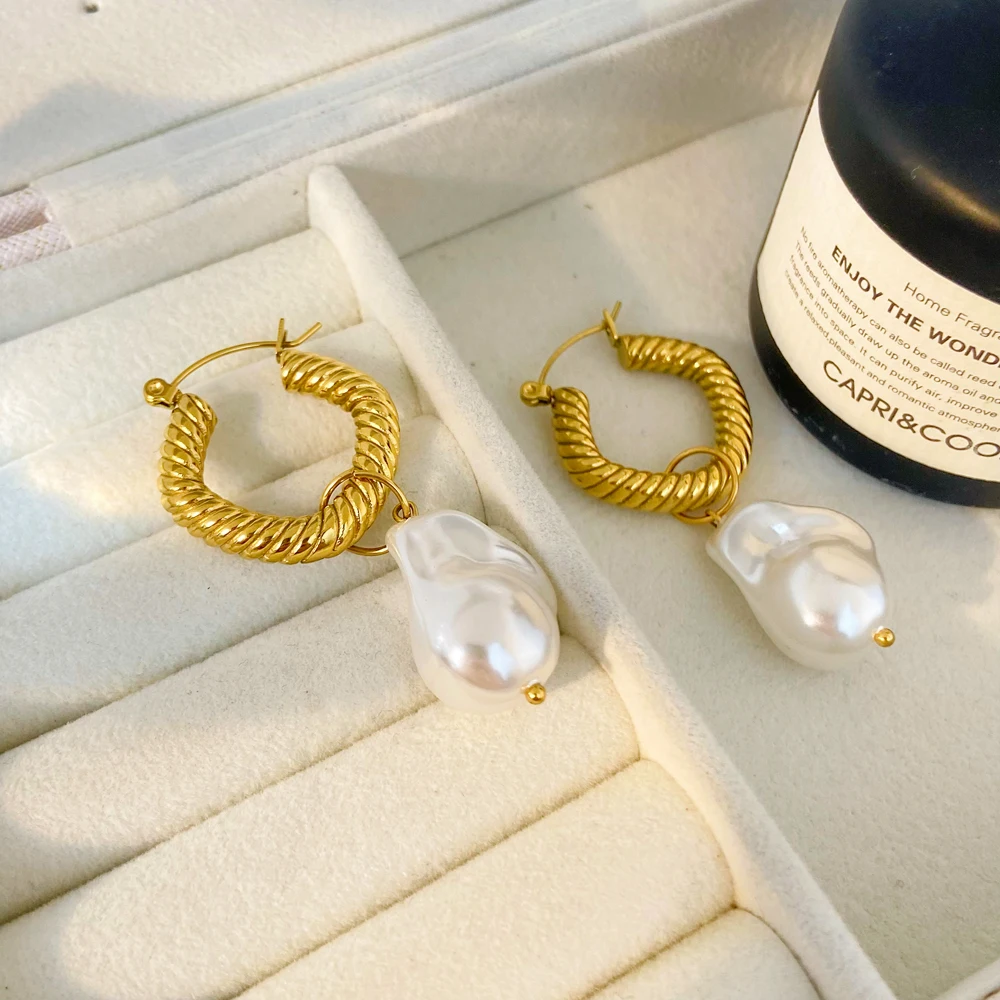 

Luxury jewelry Irregular pearl eardrop huggie hoop earring 18k stainless steel gold plated Irregular Baroque pearl earrings