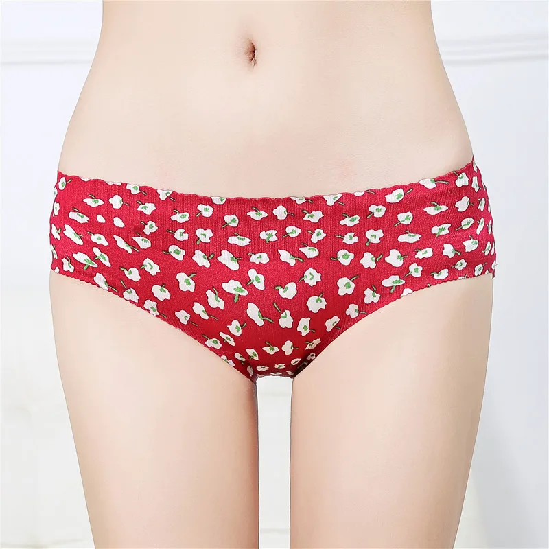 

Seamless low waisted women's printed women's briefs