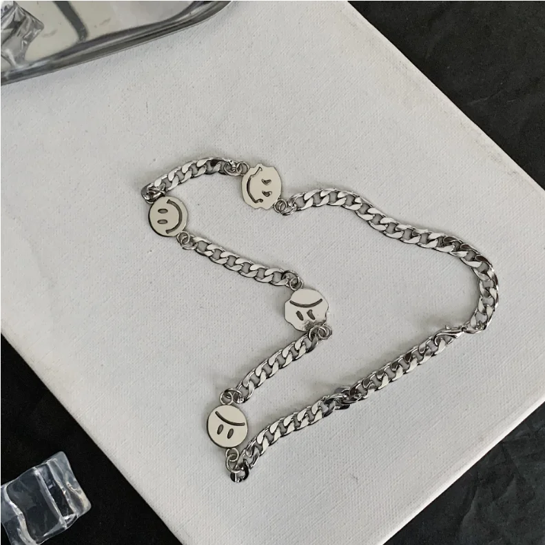 

XUNBEI 2020 New Fashion Smiley Face Street Hip Hop Pendant Necklace Jewelry, Could be customized