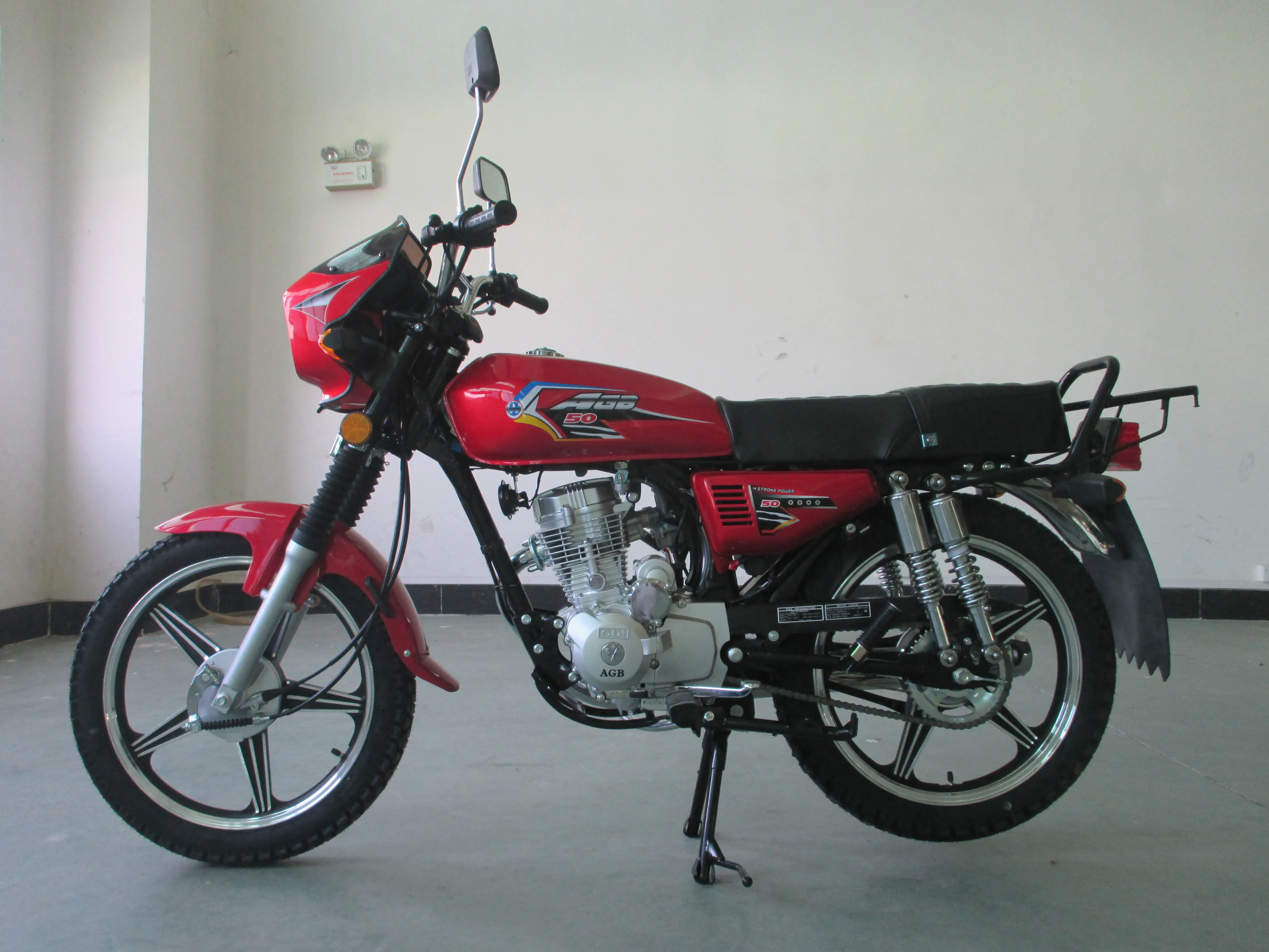 铝合金轮毂的车灯覆盖两个吸收器摩托车 cg150 cg125 汽油机广州工厂