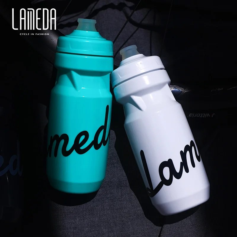 

LAMEDA 0.6L PP Bicycle Designed Water Bottle MTB Squeeze Type Silicone Sport  Applicable for Boiling Water, Black, white, gray, blue, pink