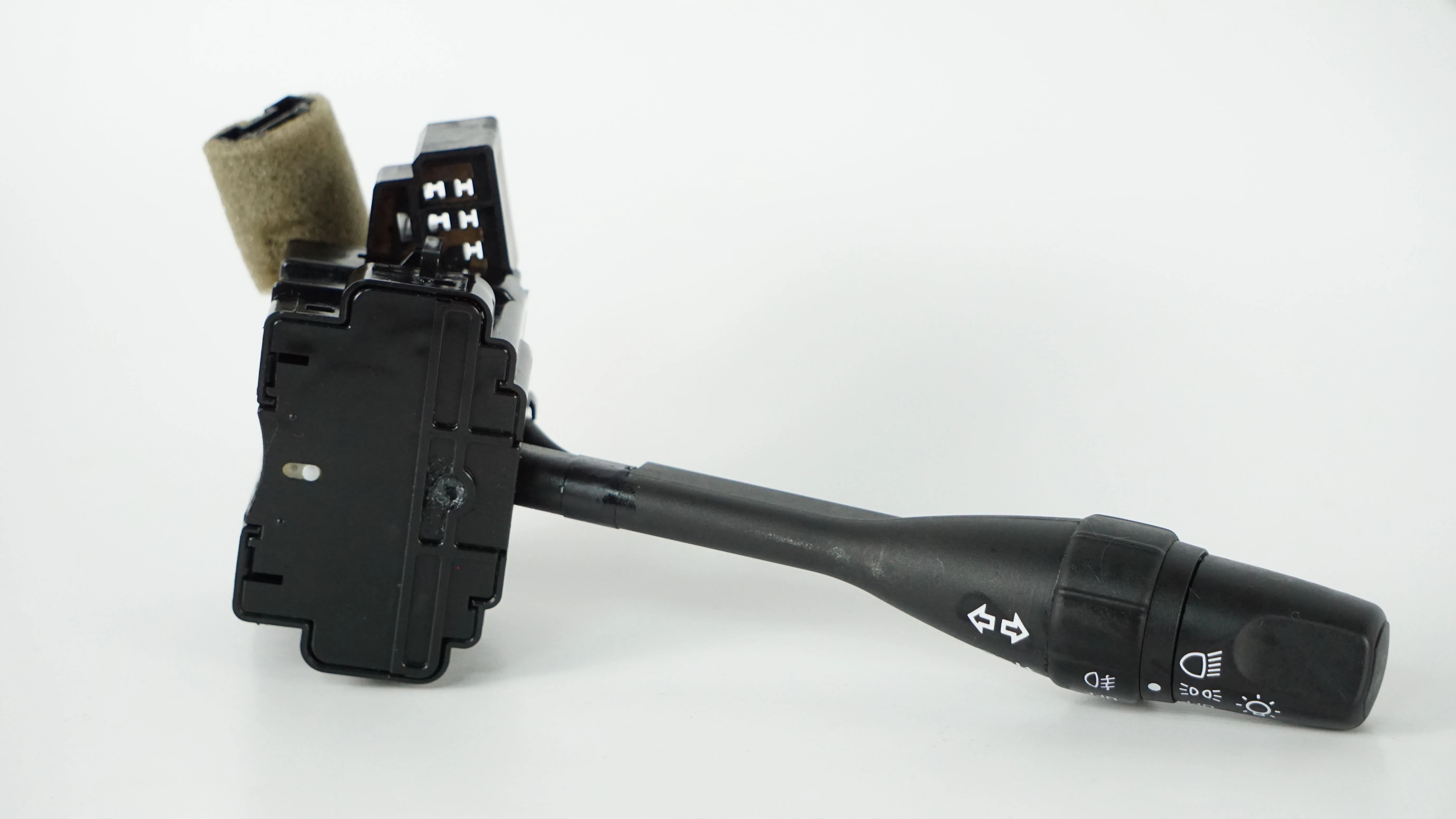 
Best Quality auto parts Headlight Switch OE No. 25540-40U61 for Nissan MAXIMA A32 BLUEBIRD U13z 