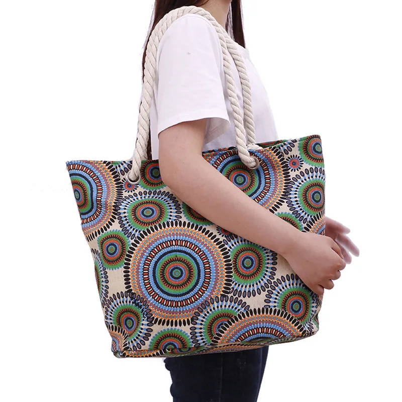 

2020 fashion geometry canvas sling shoulder bag, Picture shows