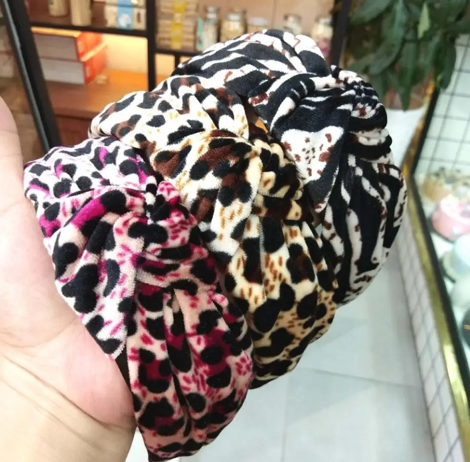 

Fashion Season Joker Hairbands Leopard Headband Animal Print Women Wide Edge Knotted Velvet Hair Accessory, Picture shows