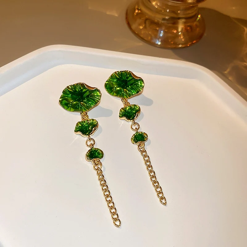 

2021 fashion lotus leaf crystal green leaf earrings