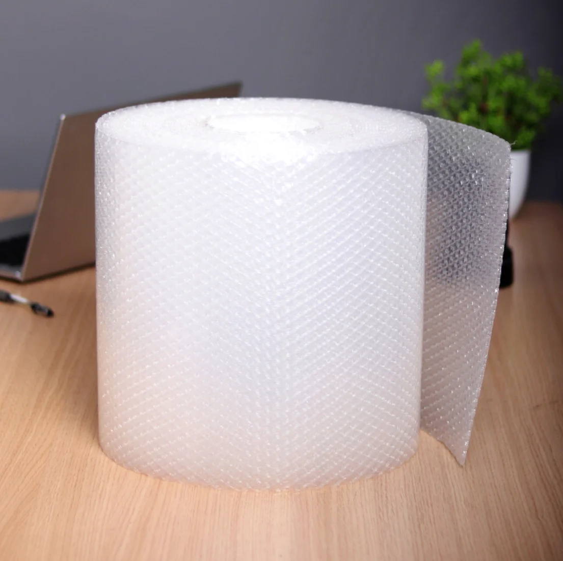 Clear Bubble Packaging Wrap Protective Courier Ship in Bubble Heart Shaped Packing Wrap Air Bubble Film Wrap
