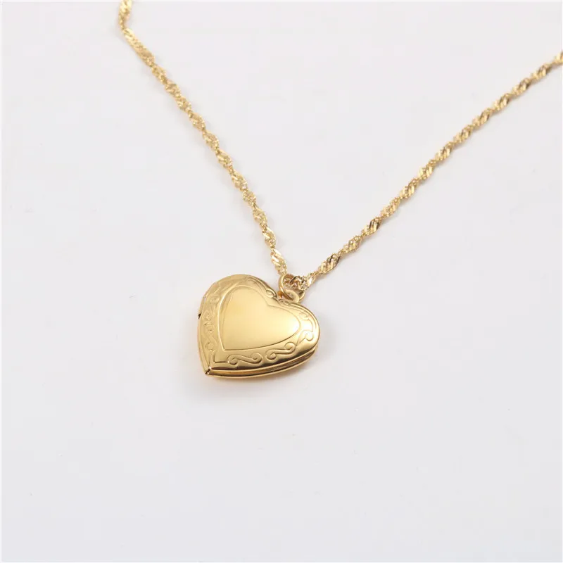 

Stainless Steel Frame Blank Locket Custom Logo 18K Gold Plated Pendant Jewelry Heart Necklace, Picture shows