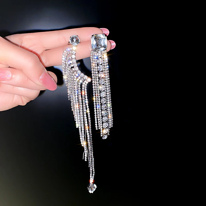 

2021 fashion asymmetric crystal bride cz earrings