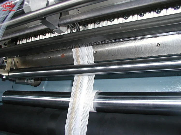 COMPOUND NEEDLE ELASTIC LOOP CROCHET MACHINE 03.JPG