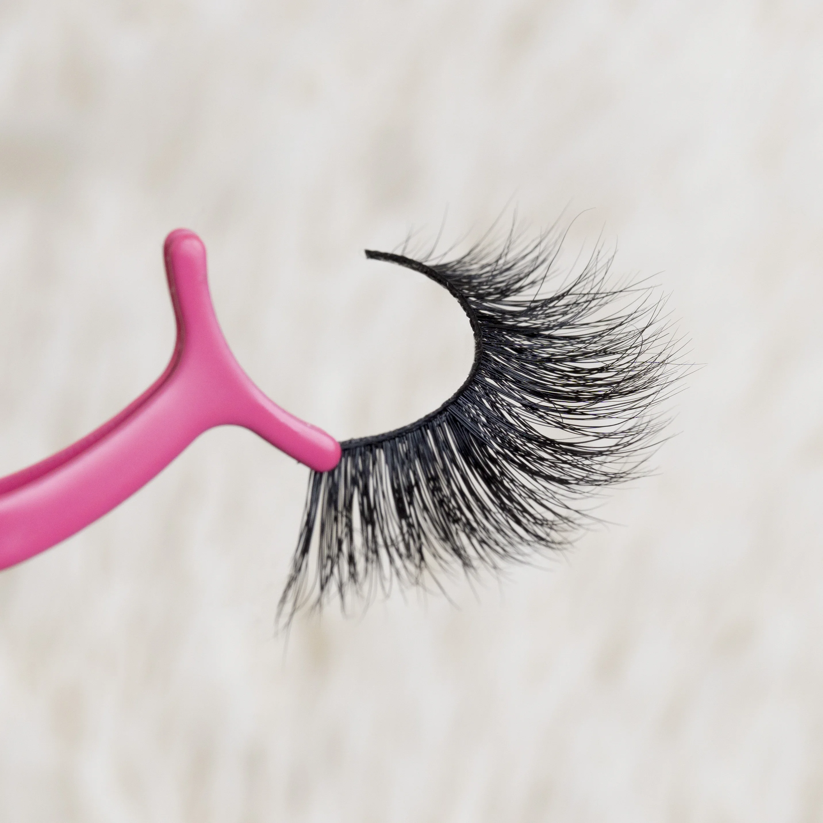 

wholesale mink eyelash vendors 20-25 mm with packing boxes, Black color, colorful color also available