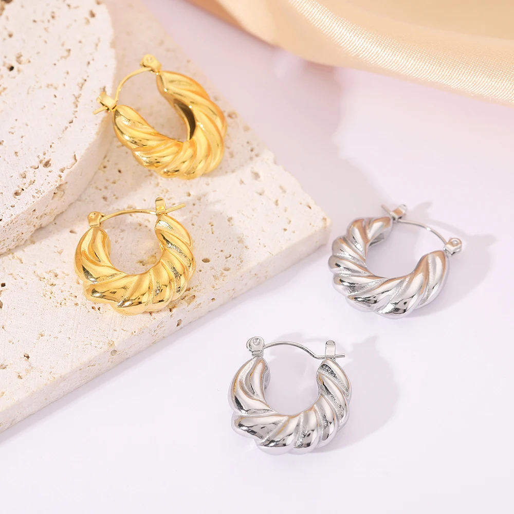 

Luxury Fashion Jewelry U Shaped 18K Gold Non Tarnish Statement Stainless Steel Huggies Twisted Hoop Earrings Women