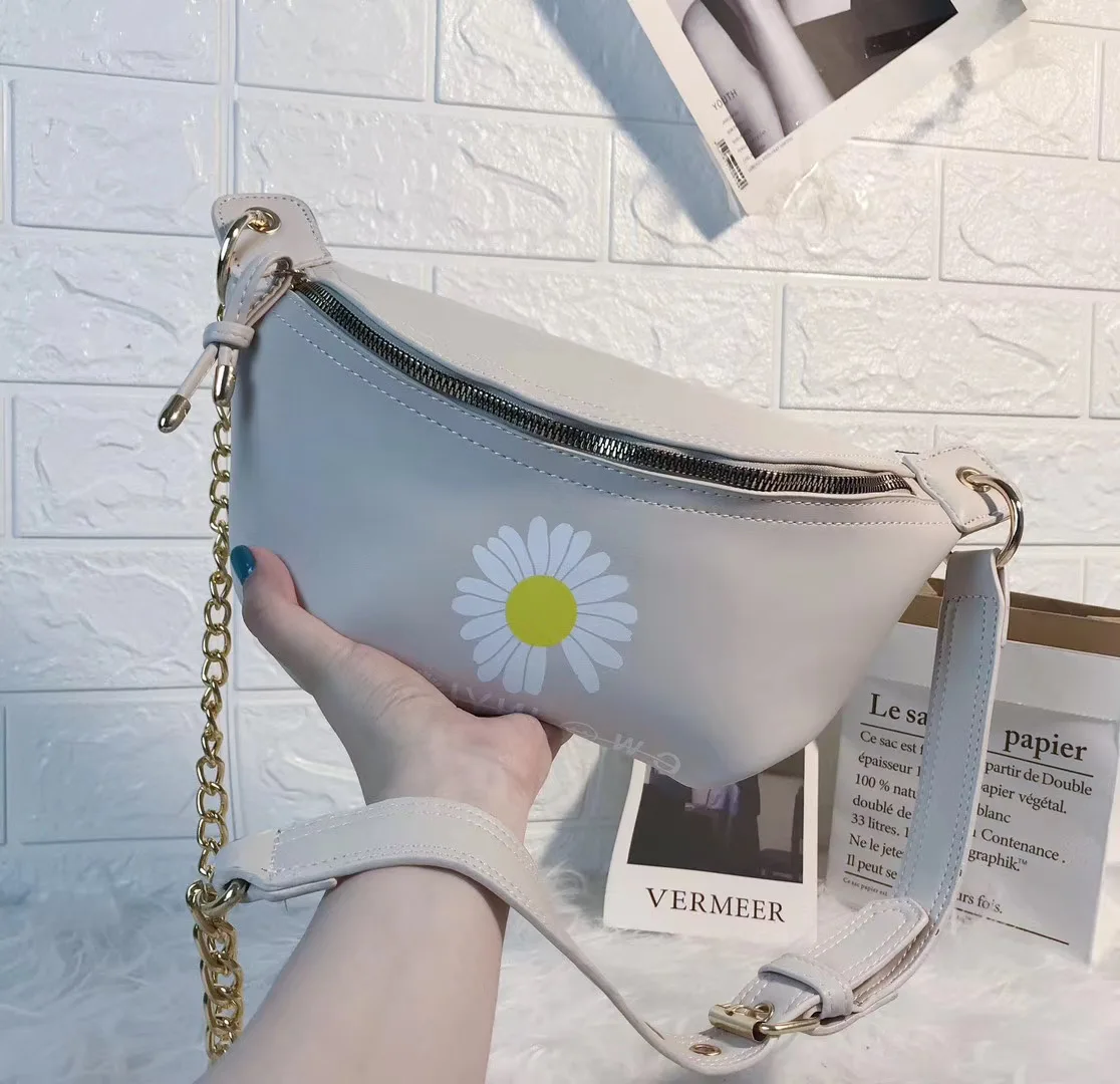 

2020 fashion design girl cartoon black fanny pack belt bag casual cute sling chest bag new trend custom logo fanny pack ladies