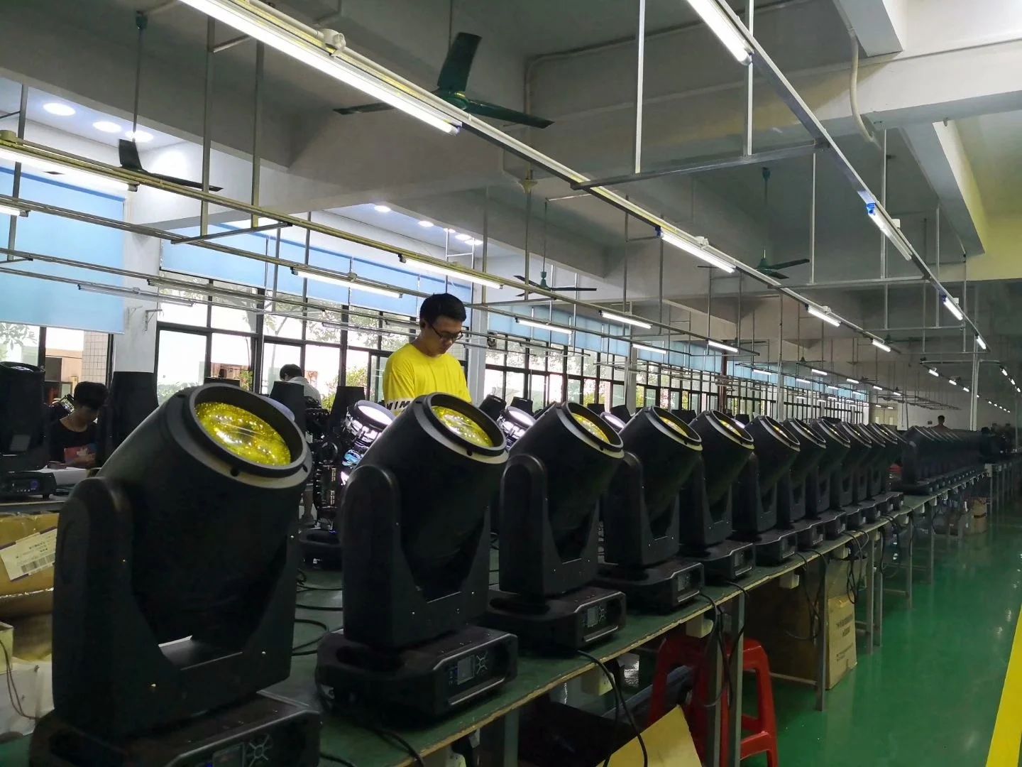 
Guangzhou New Fashion Double Prisms 250W Sharpy Beam Gobo Moving Head Stage Lights with RDM 