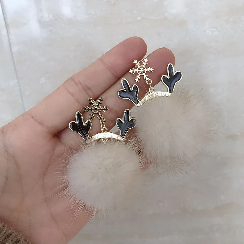 

Christmas Jewelry Winter Pompom Earrings Cute Furry Snowflake Deer Horn Drop Earrings, Gold color