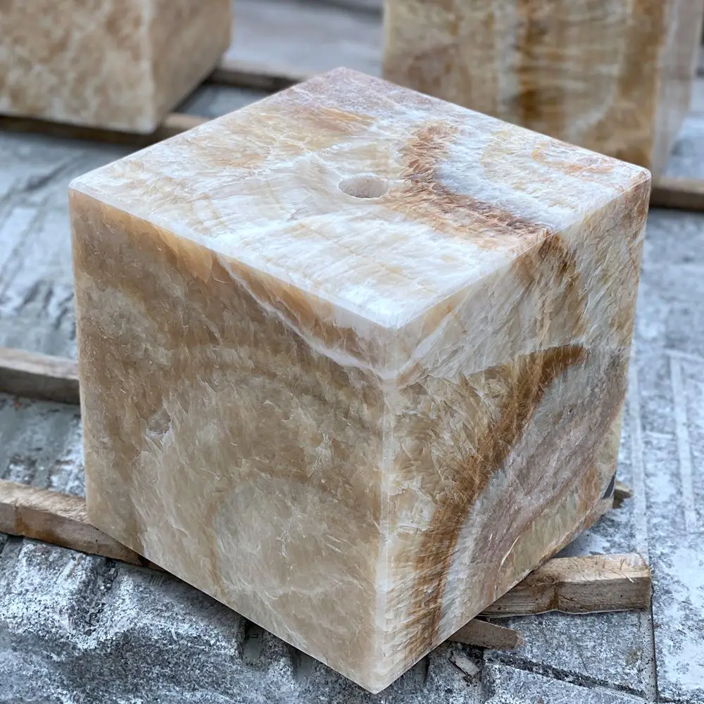 cube onyx fountain