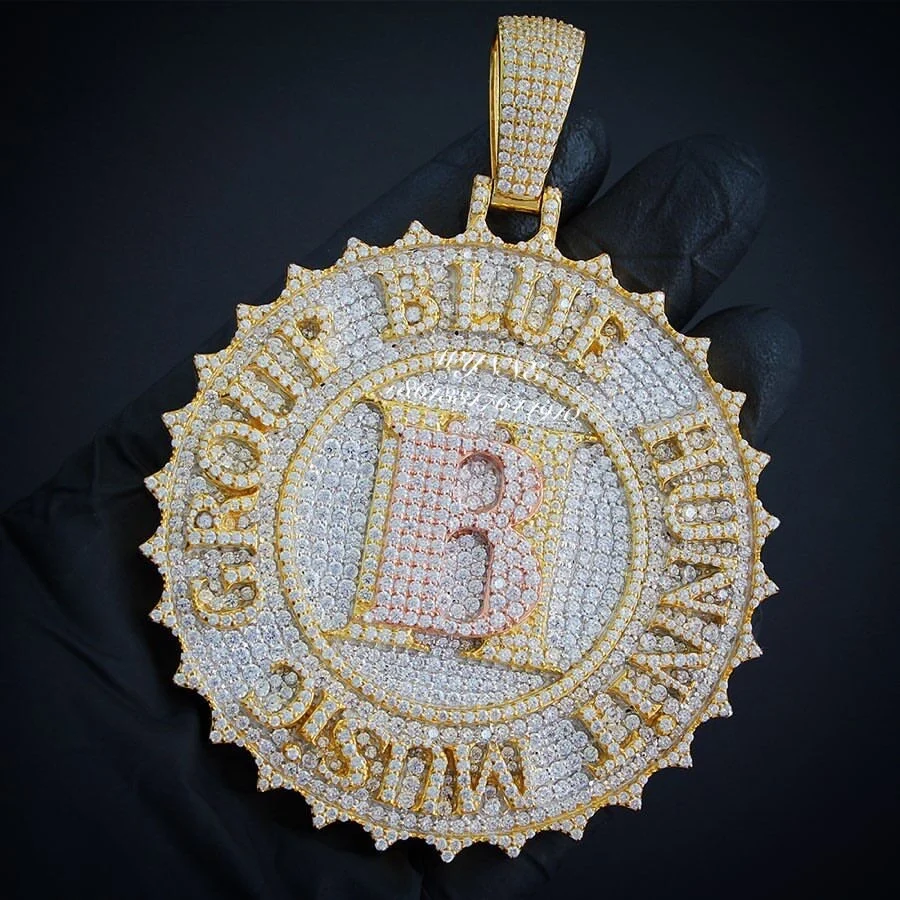 

Luxury Design Hip Hop Full Iced Out S925 Moissanite Round Plate Logo Custom Pendant